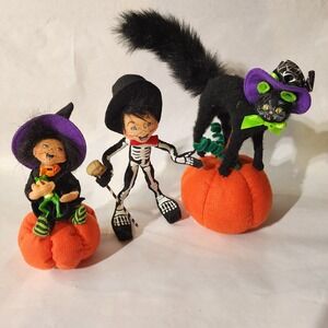 Annalee Dolls Halloween Set - Witch, Skeleton & Black‎ Cat on Pumpkins - Retired